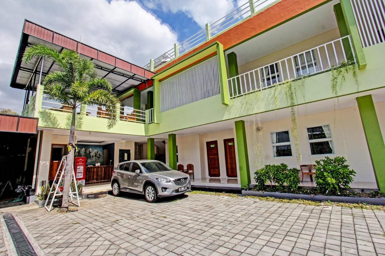 Capital O 91384 Rintaka Residence Senggigi Exteriör bild